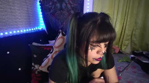 Snapshot of eta_carinae6 chatting on 10.25.25 eta_carinae6 online show from 10.25.25