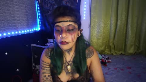 Snapshot of eta_carinae6 chatting on 10.28.25 eta_carinae6 online show from 10.28.25