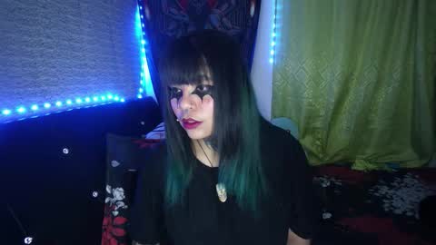 Snapshot of eta_carinae6 chatting on 12.18.25 eta_carinae6 online show from 12.18.25