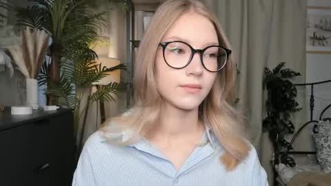 Snapshot of eternity_cuite chatting on 10.18.25 Natalie online show from 10.18.25