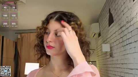 Snapshot of ethalhatchell chatting on 10.14.25 Elsa online show from 10.14.25