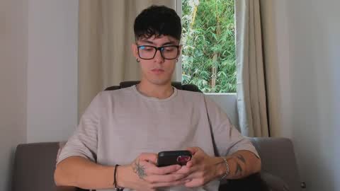 etham_wolf1 online show from 04.22.26