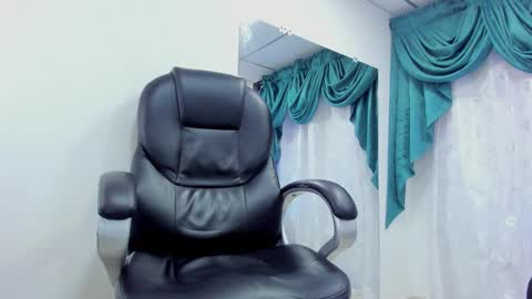 Snapshot of ethan_boy_ chatting on 12.10.24 Ethan online show from 12.10.24