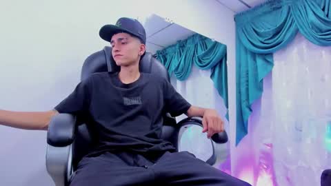 Snapshot of ethan_boy_ chatting on 12.17.24 Ethan online show from 12.17.24