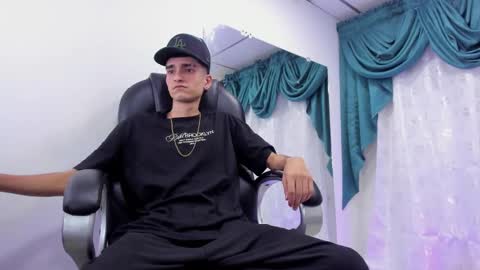 Snapshot of ethan_boy_ chatting on 12.19.24 Ethan online show from 12.19.24