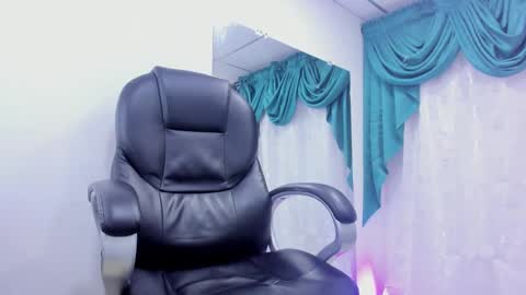 Snapshot of ethan_boy_ chatting on 12.21.24 Ethan online show from 12.21.24