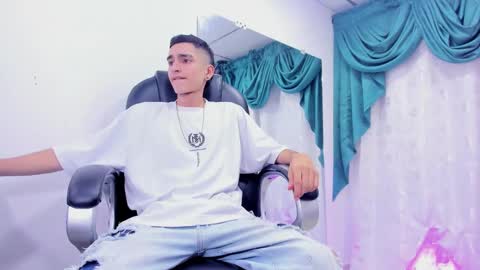 Snapshot of ethan_boy_ chatting on 01.08.25 Ethan online show from 01.08.25