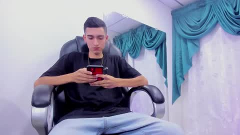 Snapshot of ethan_boy_ chatting on 01.11.25 Ethan online show from 01.11.25