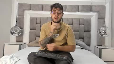 ethan_greys online show from 11.24.25