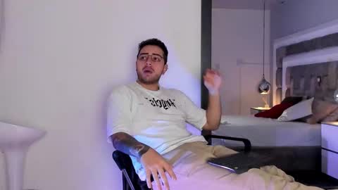 ethan_greys online show from 12.01.25