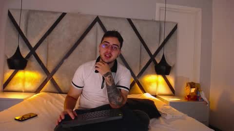 ethan_greys online show from 12.21.25