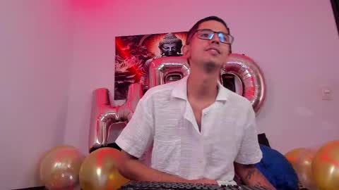 Snapshot of ethan_sai01 chatting on 09.29.25 ETHAN SAI online show from 09.29.25