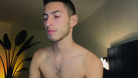 Snapshot of ethan_skiny_ chatting on 12.20.24 Joan online show from 12.20.24