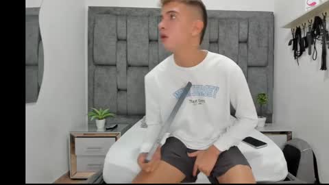 ethanhot_os online show from 04.01.26