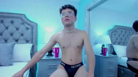Snapshot of ethanleroyy chatting on 10.11.25 Ethan Leroy online show from 10.11.25