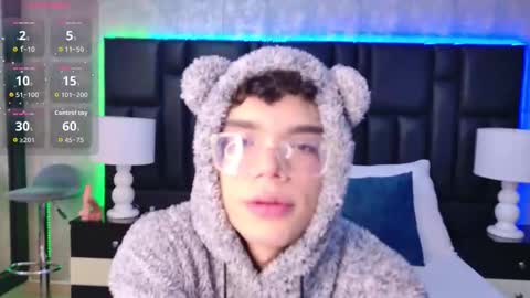 Snapshot of ethanleroyy chatting on 10.17.25 Ethan Leroy online show from 10.17.25