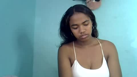 Snapshot of ethenabeauty0 chatting on 07.29.26 Dinah online show from 07.29.26