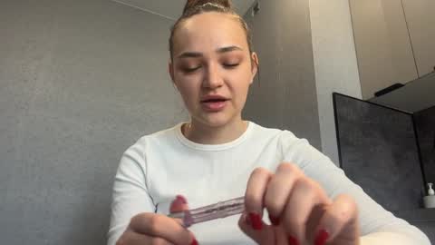 Caroline online show from 04.13.26