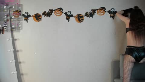 Molly online show from 10.05.25