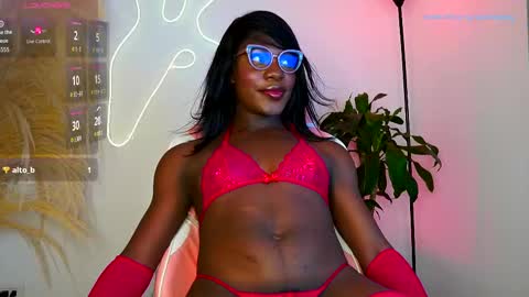 euphoricbunny online show from 10.11.25