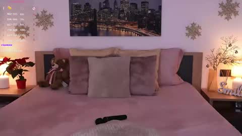 Snapshot of eva__si chatting on 12.21.24 Eva online show from 12.21.24