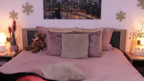 Snapshot of eva__si chatting on 01.12.25 Eva online show from 01.12.25