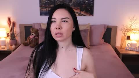 Snapshot of eva__si chatting on 03.09.25 Eva online show from 03.09.25