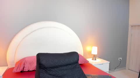 EVA  online show from 10.08.25