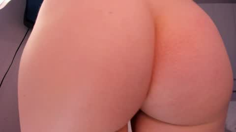 Eva Davis online show from 01.11.25