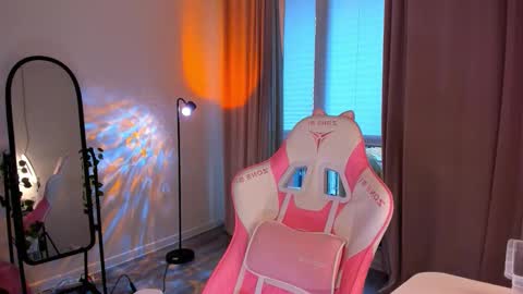 Eva Davis online show from 03.16.26