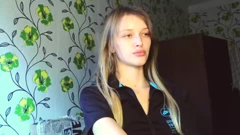 Snapshot of eva_eyre chatting on 06.05.26 Evvie online show from 06.05.26
