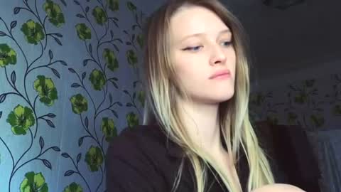 Snapshot of eva_eyre chatting on 06.12.26 Evvie online show from 06.12.26