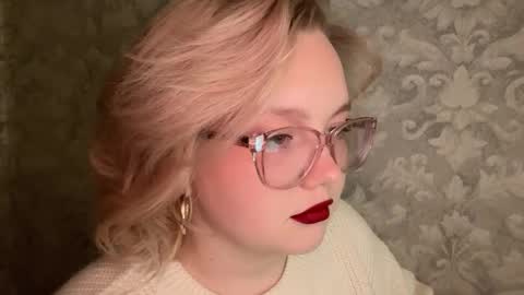 Snapshot of eva_kittenn chatting on 09.17.25 eva_kittenn online show from 09.17.25