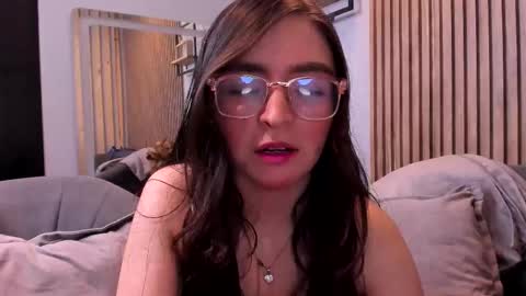 Angelinne online show from 10.16.25