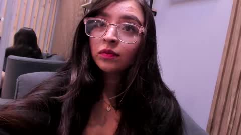 Angelinne online show from 10.25.25