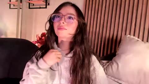 Snapshot of eva_macalliter chatting on 05.20.26 Angelinne online show from 05.20.26