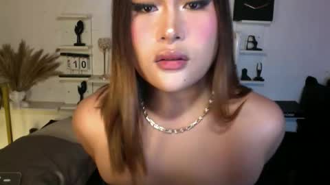 Queen Eva Mazikeen online show from 06.10.26