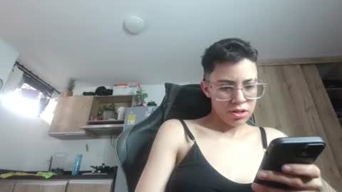 Snapshot of eva_monwalker chatting on 06.12.26 Eva cute online show from 06.12.26