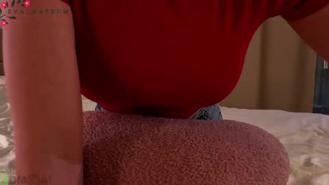 Snapshot of eva_natsumi chatting on 06.10.26 Eva online show from 06.10.26