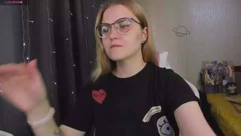 Snapshot of eva_orchid chatting on 06.16.26 Eva online show from 06.16.26