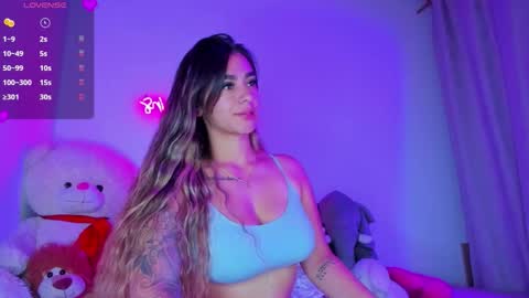 Eva Shinee online show from 10.27.25