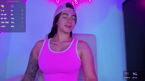 Eva Shinee online show from 11.28.25