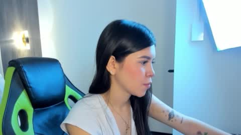 E V A  online show from 02.23.26