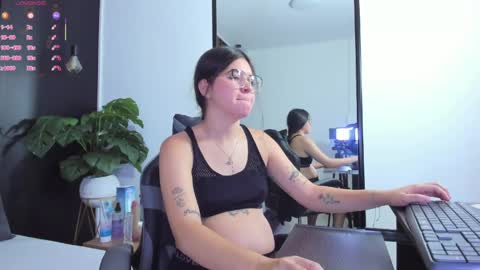 E V A  online show from 05.23.26