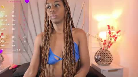 Snapshot of evaa_martinez chatting on 06.26.26 Eva online show from 06.26.26