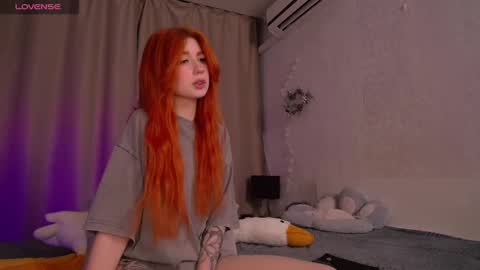 Snapshot of evaa_moonn_ chatting on 01.22.25 Eva online show from 01.22.25