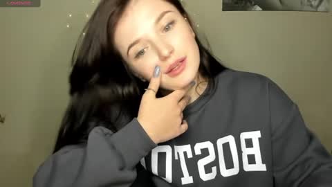 Snapshot of evaamillerr chatting on 12.04.24 Eva online show from 12.04.24