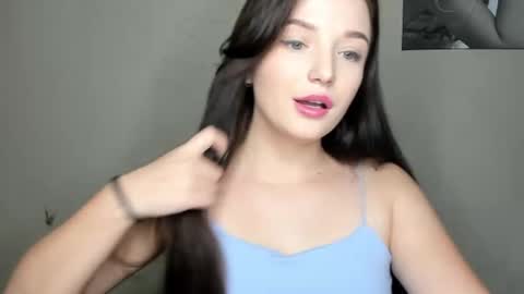 Snapshot of evaamillerr chatting on 12.18.24 Eva online show from 12.18.24