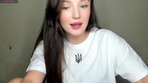 Snapshot of evaamillerr chatting on 12.25.24 Eva online show from 12.25.24