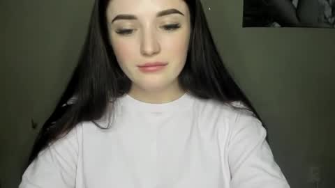 Snapshot of evaamillerr chatting on 01.13.25 Eva online show from 01.13.25